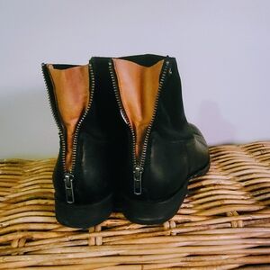 Frye Booties Leather Ankle Boots with Zipper